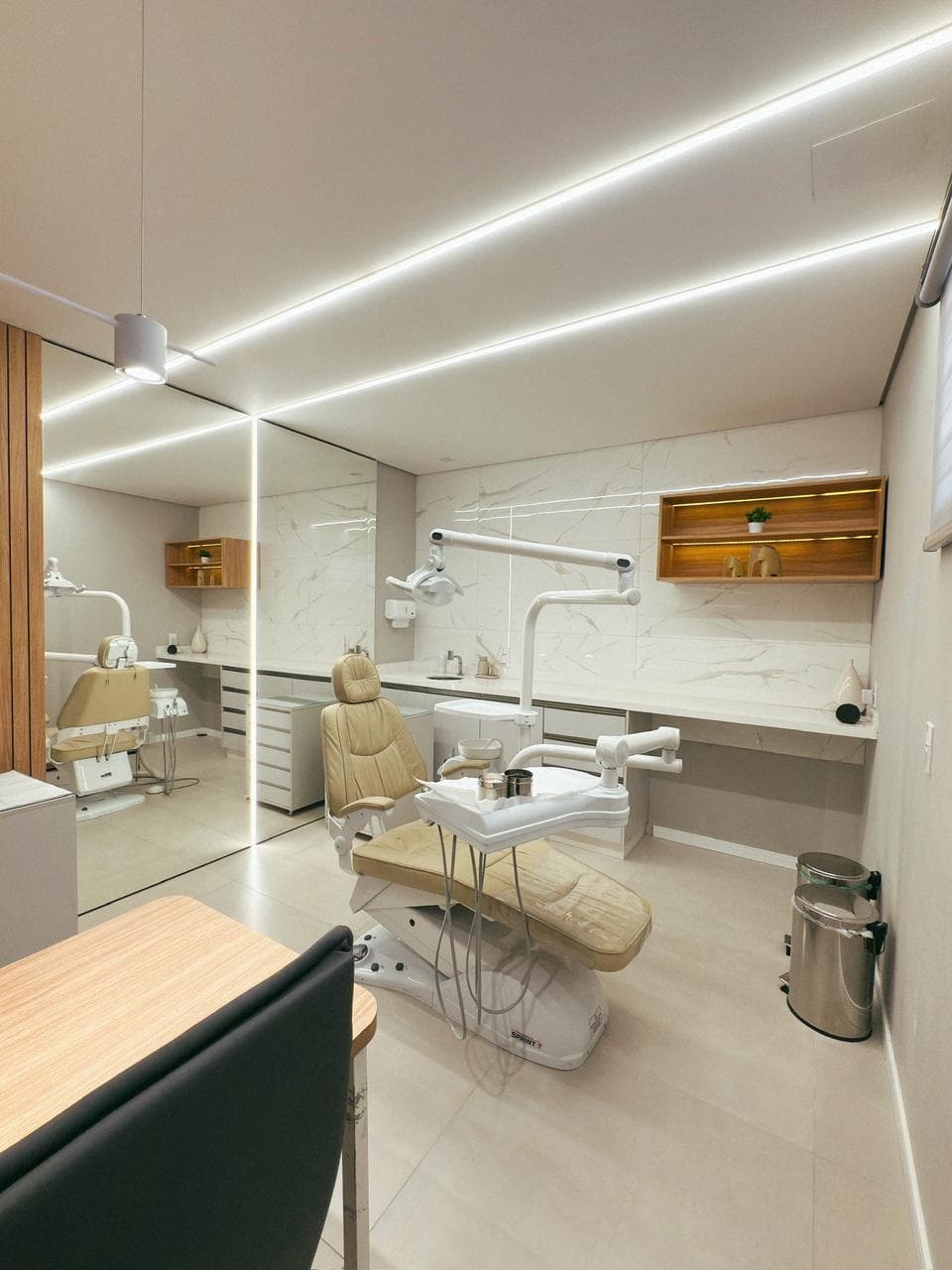 Recepção da Clínica Totum — ambiente moderno e acolhedor